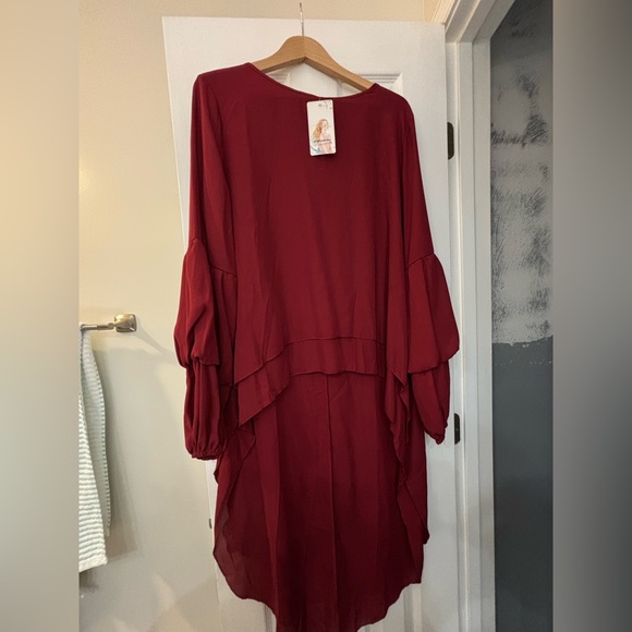 Red shirt - Picture 4 of 4